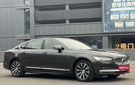 Volvo S90 II рестайлинг, 2022 год, 3 030 000 рублей, 11 фотография