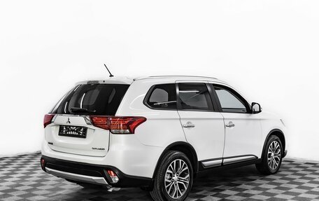 Mitsubishi Outlander III рестайлинг 3, 2018 год, 1 695 000 рублей, 4 фотография