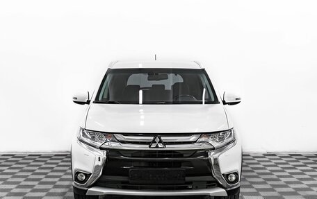 Mitsubishi Outlander III рестайлинг 3, 2018 год, 1 695 000 рублей, 2 фотография