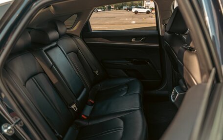 KIA K5, 2022 год, 2 155 000 рублей, 24 фотография