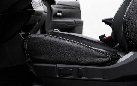 Mitsubishi Outlander III рестайлинг 3, 2018 год, 1 695 000 рублей, 19 фотография