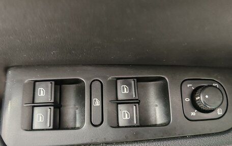 Skoda Superb III рестайлинг, 2013 год, 1 530 000 рублей, 20 фотография