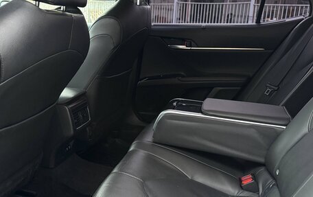 Toyota Camry, 2018 год, 2 899 999 рублей, 19 фотография