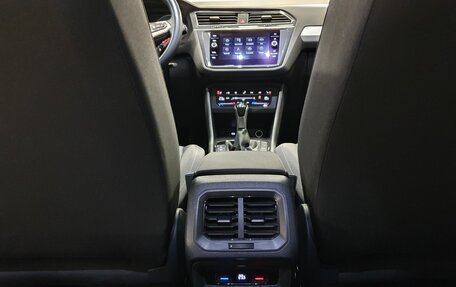 Volkswagen Tiguan II, 2021 год, 2 798 000 рублей, 22 фотография