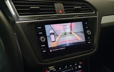 Volkswagen Tiguan II, 2021 год, 2 798 000 рублей, 28 фотография