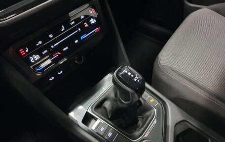 Volkswagen Tiguan II, 2021 год, 2 798 000 рублей, 27 фотография