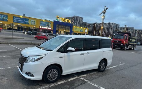 Toyota Esquire I, 2015 год, 1 850 000 рублей, 2 фотография
