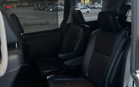 Toyota Esquire I, 2015 год, 1 850 000 рублей, 8 фотография