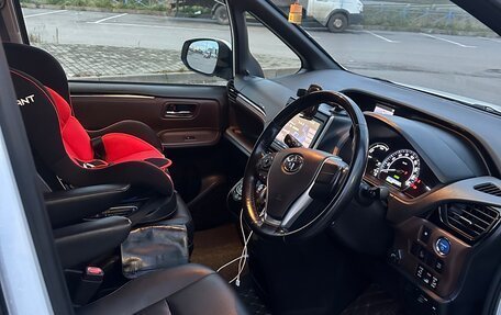 Toyota Esquire I, 2015 год, 1 850 000 рублей, 6 фотография