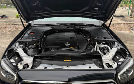 Mercedes-Benz E-Класс, 2022 год, 3 270 000 рублей, 5 фотография