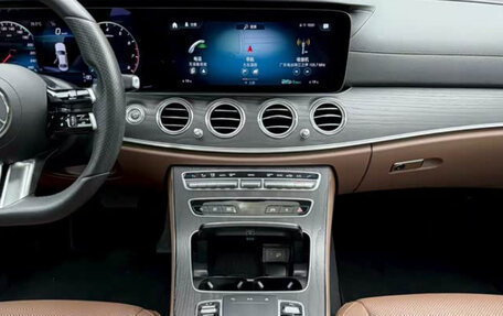 Mercedes-Benz E-Класс, 2022 год, 3 270 000 рублей, 7 фотография