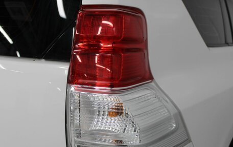 Toyota Land Cruiser Prado 150 рестайлинг 2, 2010 год, 3 430 000 рублей, 12 фотография