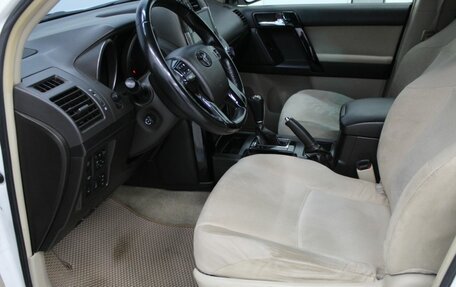 Toyota Land Cruiser Prado 150 рестайлинг 2, 2010 год, 3 430 000 рублей, 21 фотография