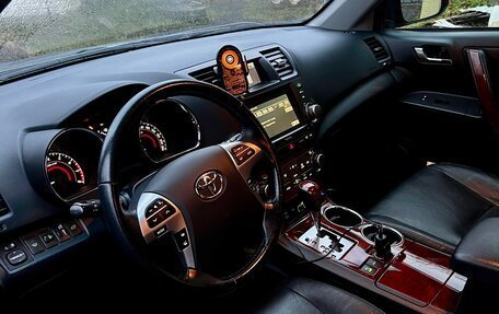 Toyota Highlander III, 2011 год, 1 549 000 рублей, 9 фотография