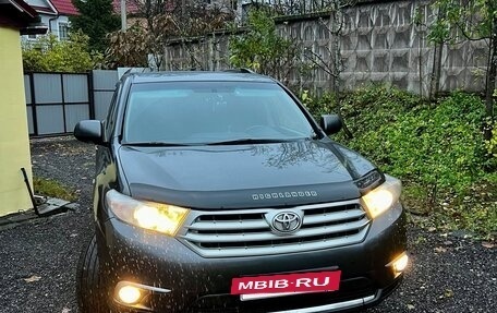 Toyota Highlander III, 2011 год, 1 549 000 рублей, 3 фотография