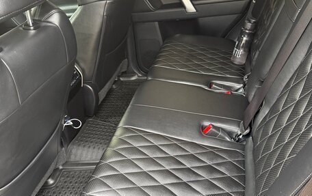 Toyota Land Cruiser Prado 150 рестайлинг 2, 2019 год, 5 500 000 рублей, 8 фотография