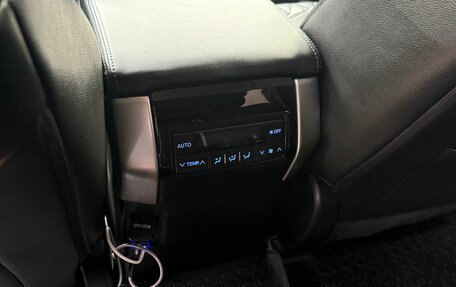 Toyota Land Cruiser Prado 150 рестайлинг 2, 2019 год, 5 500 000 рублей, 10 фотография