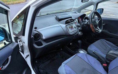 Honda Fit III, 2010 год, 650 000 рублей, 6 фотография