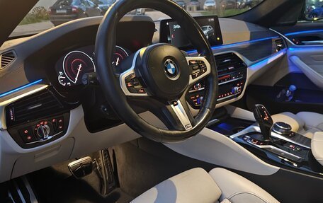 BMW 5 серия, 2018 год, 3 600 000 рублей, 12 фотография