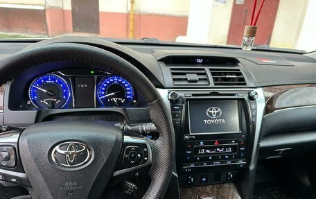 Toyota Camry, 2016 год, 2 200 000 рублей, 5 фотография