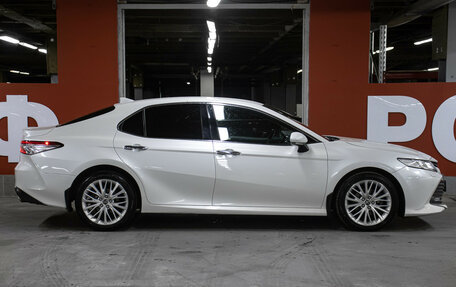 Toyota Camry, 2018 год, 2 498 000 рублей, 4 фотография