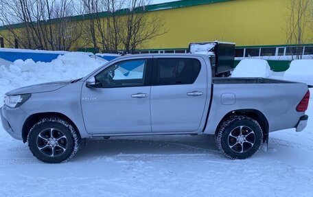 Toyota Hilux VIII, 2015 год, 2 300 000 рублей, 3 фотография