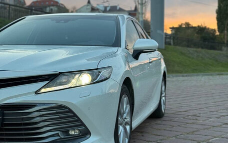 Toyota Camry, 2019 год, 3 000 000 рублей, 3 фотография