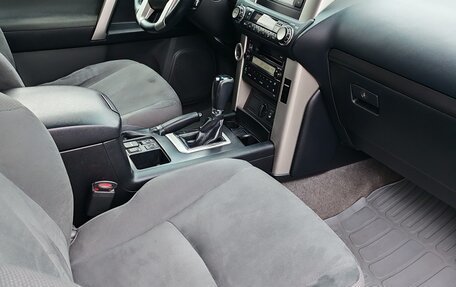 Toyota Land Cruiser Prado 150 рестайлинг 2, 2011 год, 2 300 000 рублей, 8 фотография