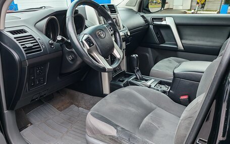 Toyota Land Cruiser Prado 150 рестайлинг 2, 2011 год, 2 300 000 рублей, 9 фотография