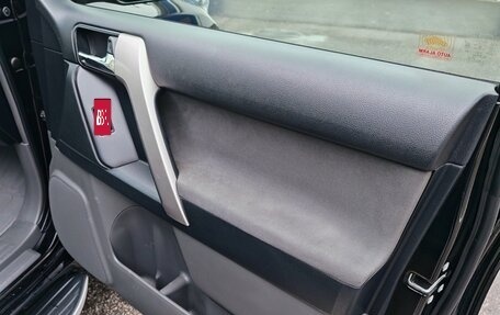 Toyota Land Cruiser Prado 150 рестайлинг 2, 2011 год, 2 300 000 рублей, 13 фотография