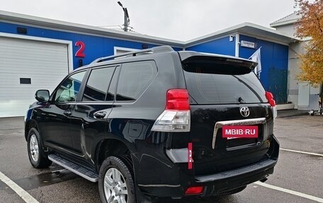 Toyota Land Cruiser Prado 150 рестайлинг 2, 2011 год, 2 300 000 рублей, 7 фотография