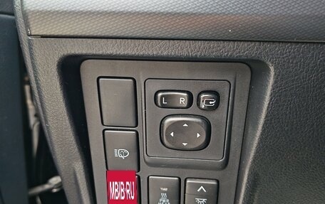 Toyota Land Cruiser Prado 150 рестайлинг 2, 2011 год, 2 300 000 рублей, 18 фотография