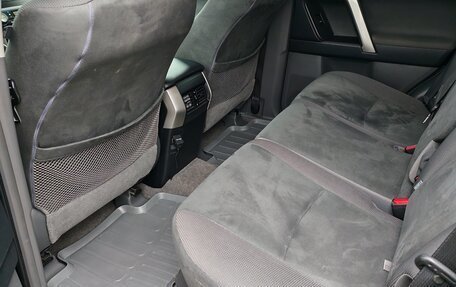 Toyota Land Cruiser Prado 150 рестайлинг 2, 2011 год, 2 300 000 рублей, 23 фотография