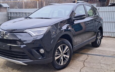 Toyota RAV4, 2015 год, 2 419 000 рублей, 4 фотография