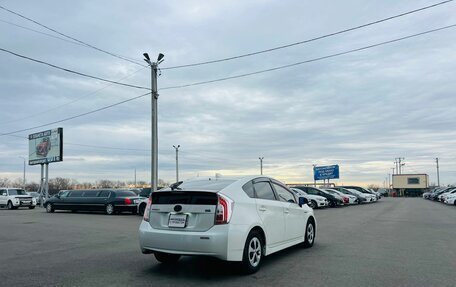 Toyota Prius, 2015 год, 1 279 000 рублей, 6 фотография