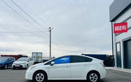 Toyota Prius, 2015 год, 1 279 000 рублей, 3 фотография