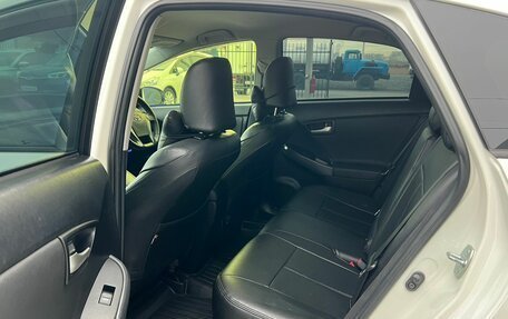 Toyota Prius, 2015 год, 1 279 000 рублей, 18 фотография