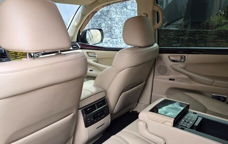 Lexus LX III, 2010 год, 3 900 000 рублей, 13 фотография