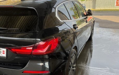 BMW 1 серия, 2020 год, 2 150 000 рублей, 3 фотография