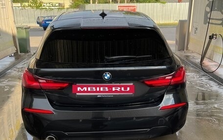 BMW 1 серия, 2020 год, 2 150 000 рублей, 2 фотография