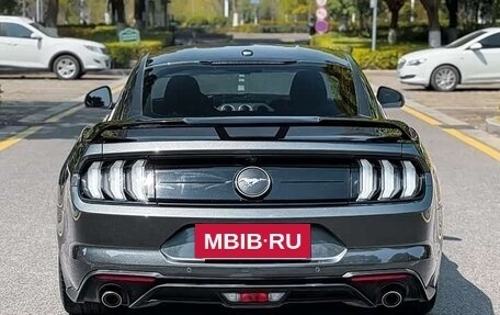 Ford Mustang VI рестайлинг, 2021 год, 2 447 007 рублей, 6 фотография