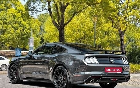 Ford Mustang VI рестайлинг, 2021 год, 2 447 007 рублей, 8 фотография