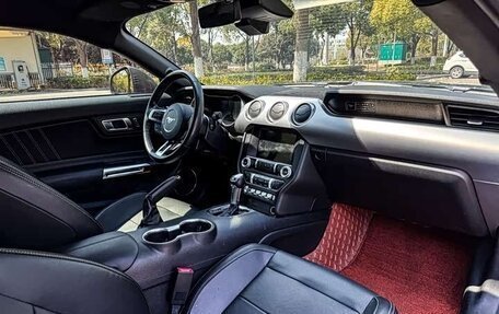 Ford Mustang VI рестайлинг, 2021 год, 2 447 007 рублей, 12 фотография