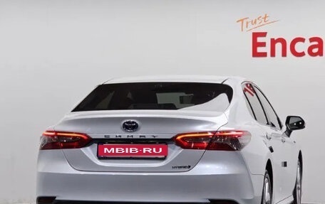 Toyota Camry, 2022 год, 1 945 000 рублей, 4 фотография