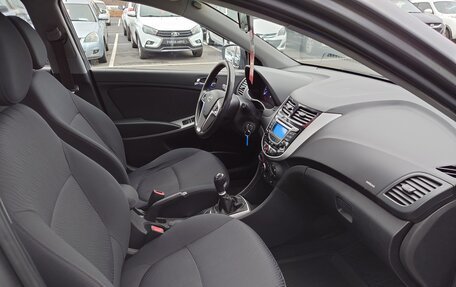 Hyundai Solaris II рестайлинг, 2011 год, 658 000 рублей, 11 фотография