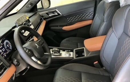 Mitsubishi Outlander, 2023 год, 4 900 000 рублей, 7 фотография