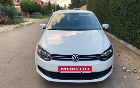 Volkswagen Polo VI (EU Market), 2015 год, 690 000 рублей, 2 фотография