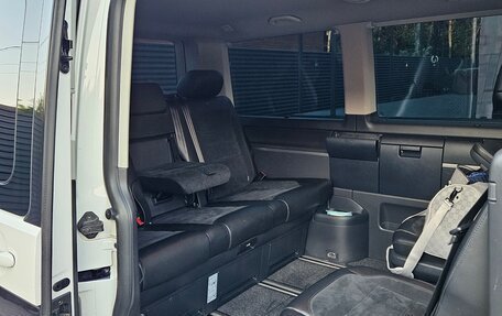 Volkswagen Multivan T6 рестайлинг, 2018 год, 4 300 000 рублей, 5 фотография