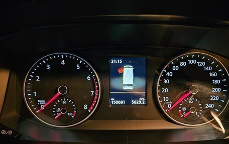 Volkswagen Multivan T6 рестайлинг, 2018 год, 4 300 000 рублей, 7 фотография