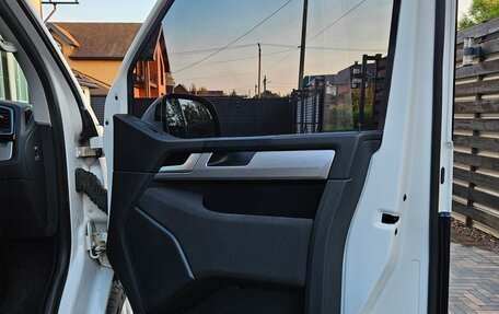 Volkswagen Multivan T6 рестайлинг, 2018 год, 4 300 000 рублей, 11 фотография